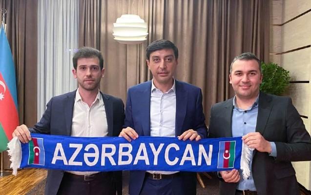 Fərid Qayıbov Azərbaycan futbol azarkeşləri ilə görüşdü