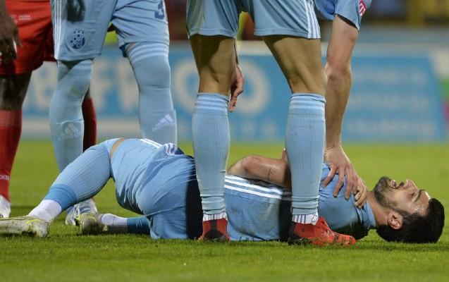 Mahir Emrelinin  çiyni çıxıb -