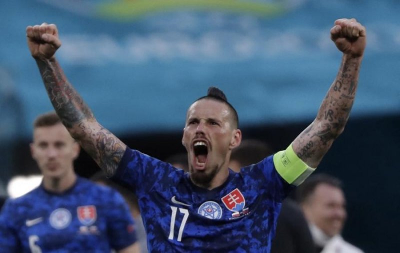 Marek Hamşik Slovakiya millisinə vəda etdi -