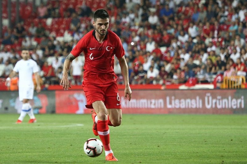 La Liqa klubu türk futbolçuya qapını göstərdi