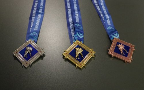 Ukrayna ruslara görə çempionatdan imtina etdi