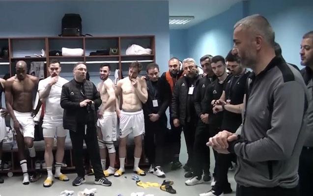 “Qarabağ”ın paltardəyişmə otağından reportaj - “Qarabağ”ın paltardəyişmə otağından reportaj -