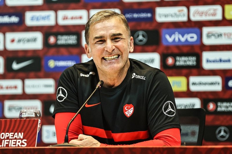 Türkiyə futbol millisinin baş məşqçisi qovuldu