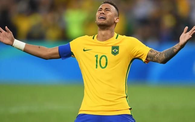 Neymar gecə klubunda dava salıb