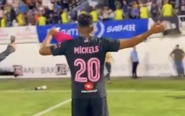 Mikelsi “Bakılı balasıyam” mahnısına oynadı -