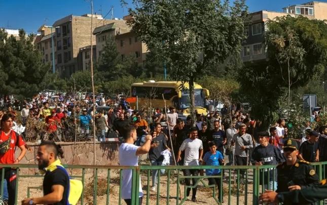 Ronaldoya görə Tehranda izdiham -