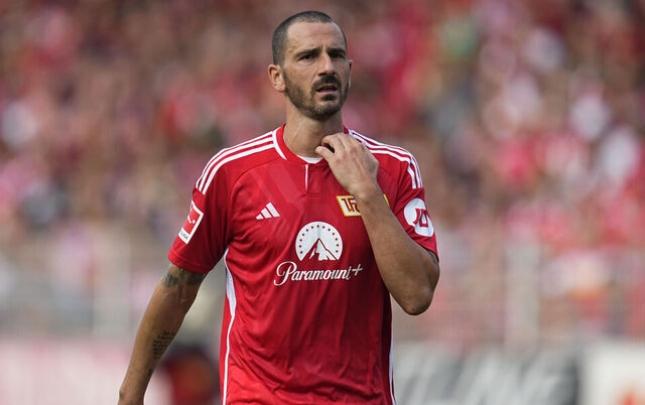 İtaliyalı müdafiəçi Leonardo Bonuççi karyerasını bitirir İtaliyalı müdafiəçi Leonardo Bonuççi karyerasını bitirir