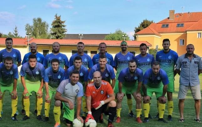 Çexiya klubunun 16 futbolçusu eyni vaxtda sarı vərəqə ilə cəzalandırılıb