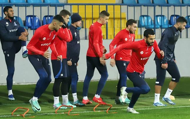 Azərbaycan millisi İsveçlə oyun öncəsi son məşqə çıxdı - Azərbaycan millisi İsveçlə oyun öncəsi son məşqə çıxdı -