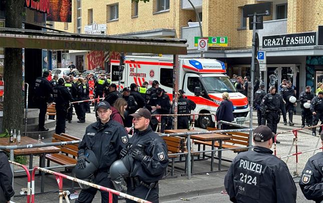 Serbiya millisinin 7 azarkeşi həbs edildi Serbiya millisinin 7 azarkeşi həbs edildi