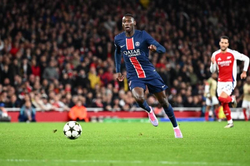 PSJ hücumçusu üçün təklif gözləyir -