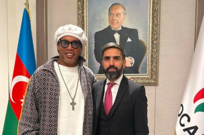 Ronaldinyo AFFA prezidenti ilə görüşdü -