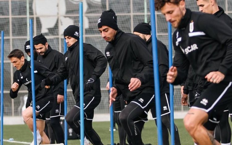 “Neftçi”nin 3 futbolçusu “Şamaxı” ilə matçı da buraxacaq “Neftçi”nin 3 futbolçusu “Şamaxı” ilə matçı da buraxacaq