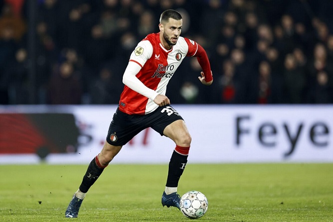 “Liverpul” slovakiyalı futbolçunu “qaralayıb” -