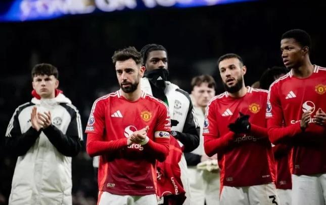 “Mançester Yunayted” transferə çıxarılacaq futbolçuları açıqladı -