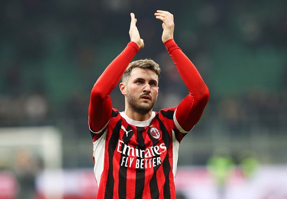 “Milan”ın yeni transferi italyan dilini öyrənmək üçün film izləyir -