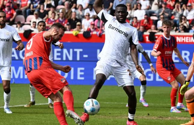 “Bayer”dən çətin qələbə -