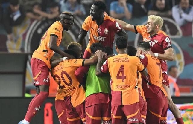 “Qalatasaray” derbidə qalib gələdi -