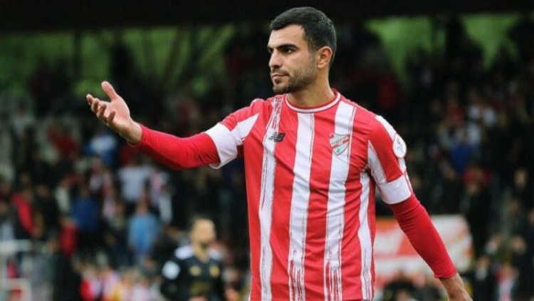 Azərbaycanlı futbolçu Vüsal İsgəndərli Türkiyə klubundan ayrıldı