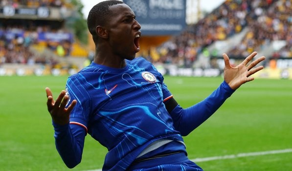 “Çelsi”nin hücumçusu Nikolas Ceksonla bağlı qərar verdi -