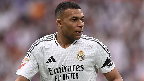 Mbappe PSJ üçün etdiyi şikayətini geri götürdü - Mbappe PSJ üçün etdiyi şikayətini geri götürdü -