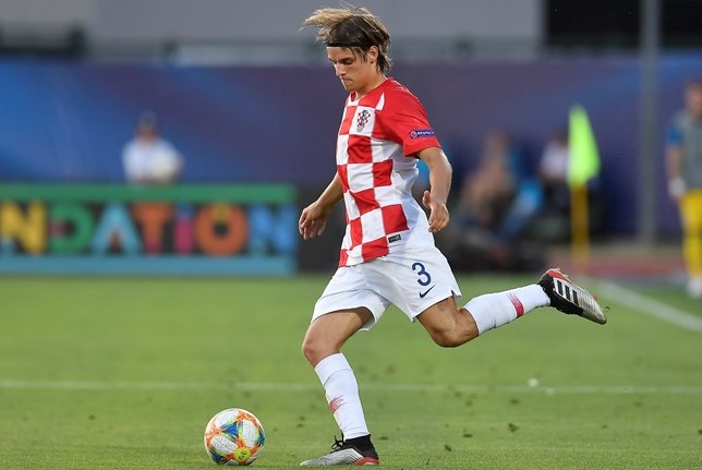 Xorvatiya millisinin üzvü İngiltərə klubunda – Xorvatiya millisinin üzvü İngiltərə klubunda –