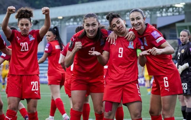 Millinin futbolçuları azarkeşlərlə görüşəcəklər