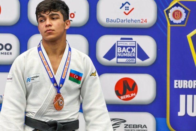Azərbaycanlı idmançı Almaniyada medal qazandı Azərbaycanlı idmançı Almaniyada medal qazandı