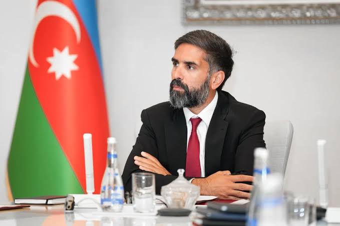 AFFA və rəhbərliyi Edmund Klausa barmaq sikələmlədir - YAZI AFFA və rəhbərliyi Edmund Klausa barmaq sikələmlədir - YAZI