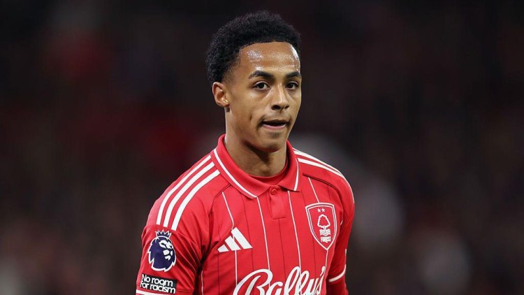 “Nottingem Forest”in futbolçusu Omari Hatçinson “Milan”a keçir -