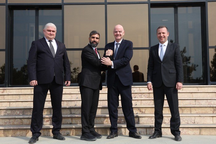 FIFA prezidenti Canni İnfantino Bakıda