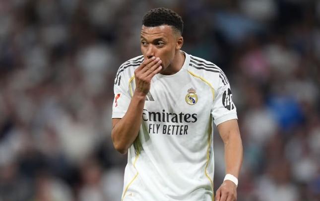Mbappe Messini geridə qoydu -