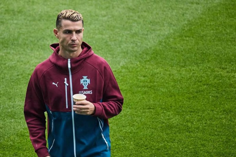 Ronaldo millidən məşqçi ilə dalaşaraq ayrıldı -