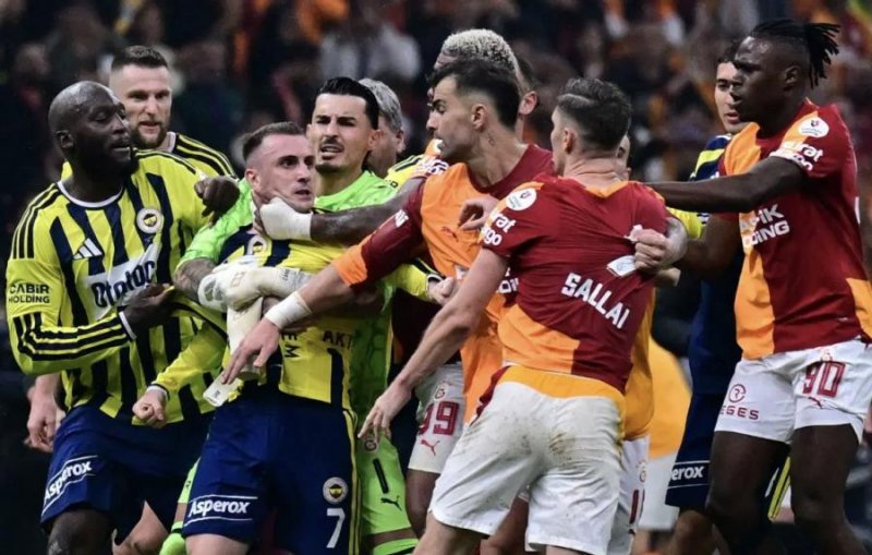 “Qalatasaray” – “Fənərbaxça” 2:1 -